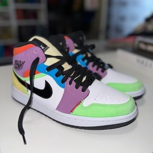 Jordan 1 Mid SE women’s ‘lightbulb’. Worn once! Like new